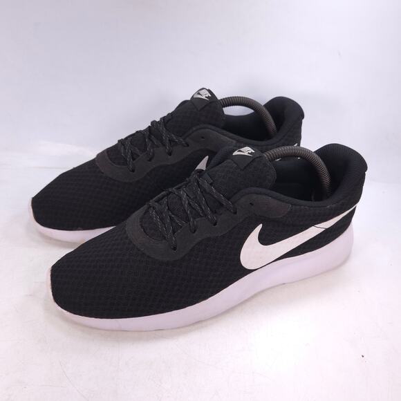 Nike Tanjun Lace Up Athletic Running Shoe Womens Size 10 812655-011 Black - Picture 1 of 10